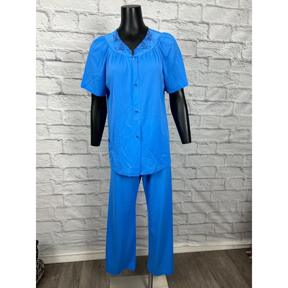 Shadowline Floral Neckline Button Up Blue All Nylon 2 Piece Set Women's Size 34‎